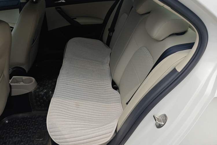 Used Skoda Rapid 2015 1.6L Automatic Smart Selection Model Left Rear Seat