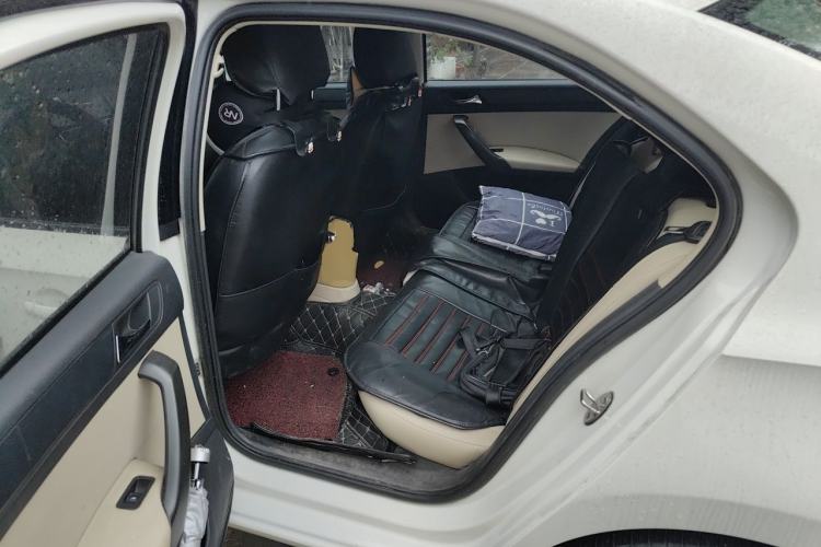 Used Skoda Rapid 2015 1.6L Automatic Smart Selection Model Left Rear Seat