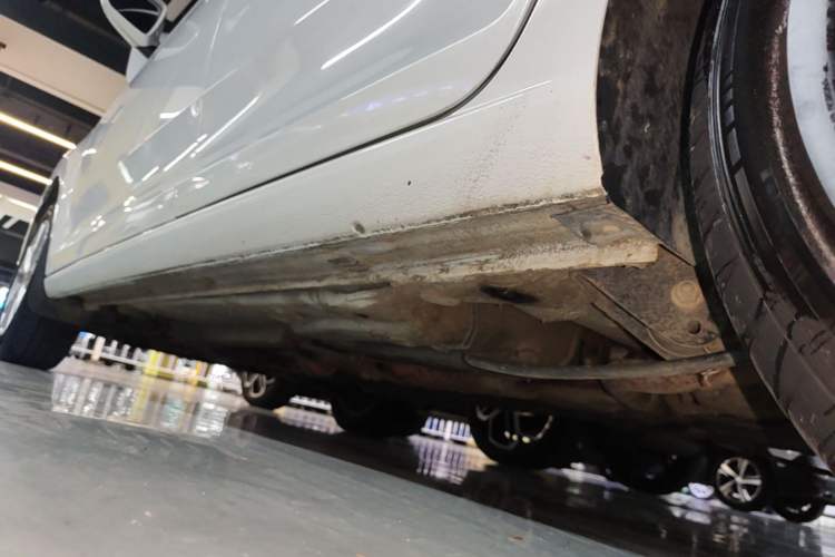 Used Skoda Rapid 2015 1.6L Manual Smart Selection Model Left Side Sill