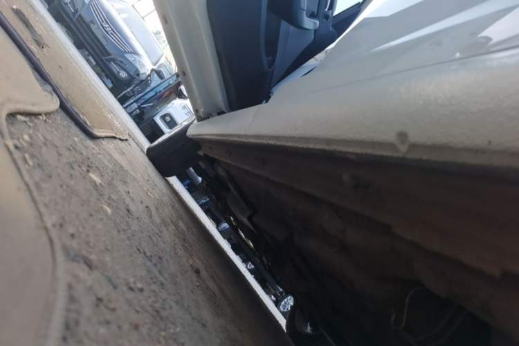 Used Skoda Rapid 2015 1.6L Automatic Smart Selection Model Left Side Sill