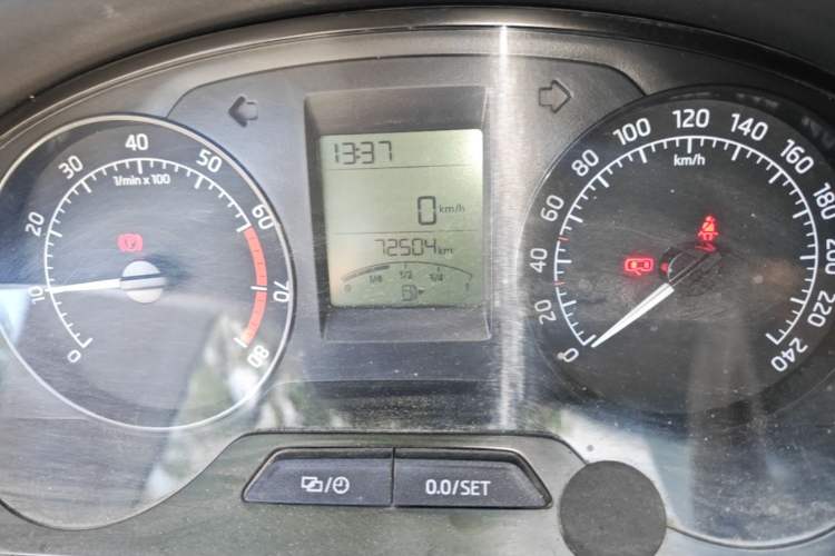 Used Skoda Rapid 2015 1.6L Manual Smart Selection Model Odometer Close Up