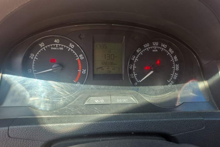 Used Skoda Rapid 2015 1.6L Automatic Smart Selection Model Odometer Close Up