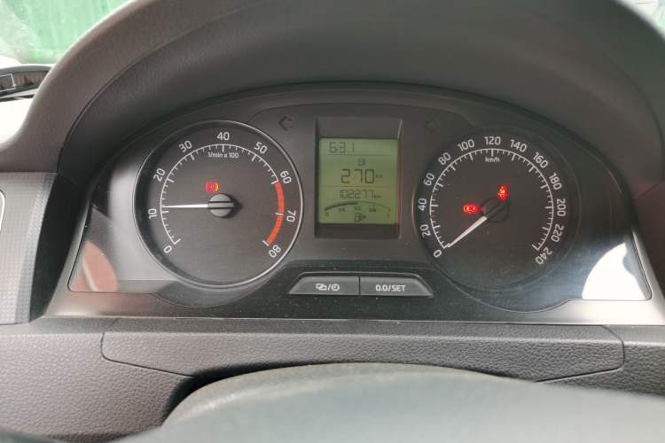 Used Skoda Rapid 2015 1.4L Manual Smart Selection Model Odometer Close Up