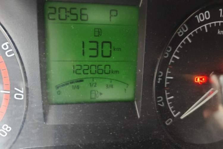Used Skoda Rapid 2015 1.6L Automatic Smart Selection Model Odometer Close Up