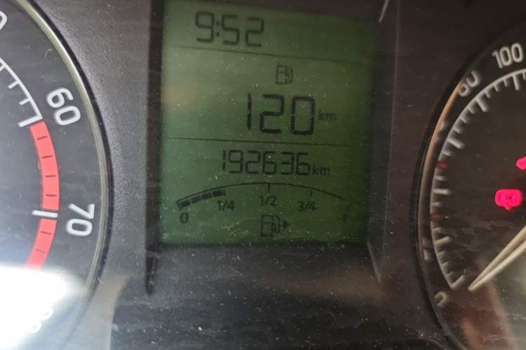 Used Skoda Rapid 2015 1.4L Manual Smart Selection Model Odometer Close Up