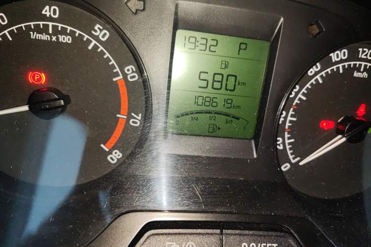 Used Skoda Rapid 2015 1.6L Automatic Smart Selection Model Odometer Close Up