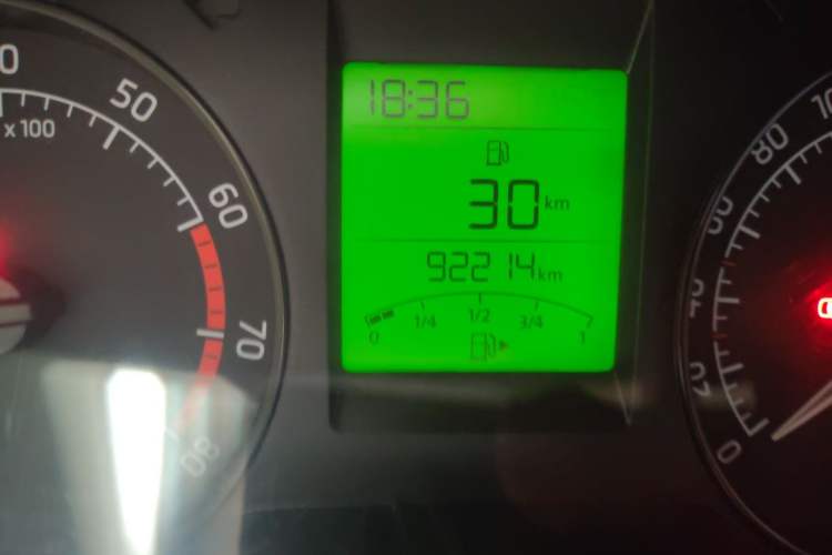 Used Skoda Rapid 2015 1.6L Manual Smart Selection Model Odometer Close Up
