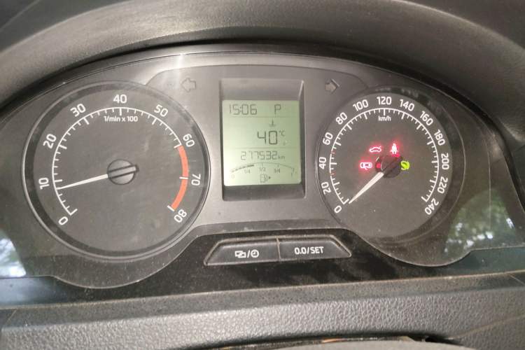 Used Skoda Rapid 2015 1.6L Automatic Smart Selection Model Odometer Close Up
