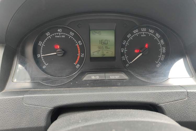 Used Skoda Rapid 2015 1.4L Manual Enjoyment Model Odometer Close Up