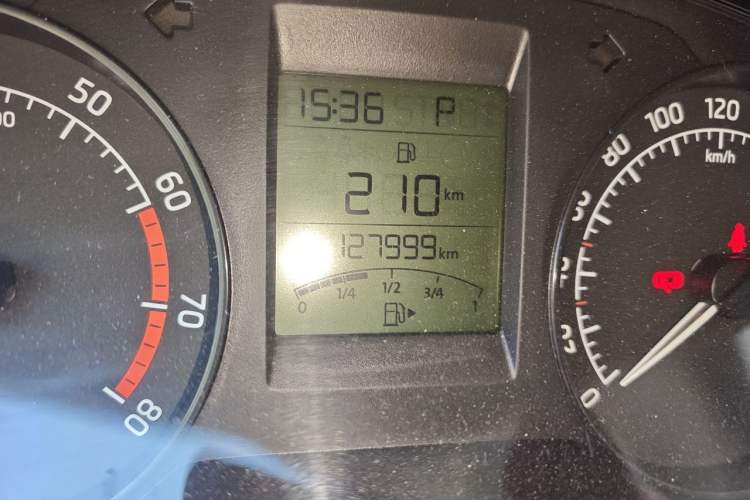 Used Skoda Rapid 2015 1.6L Automatic Smart Selection Model Odometer Close Up