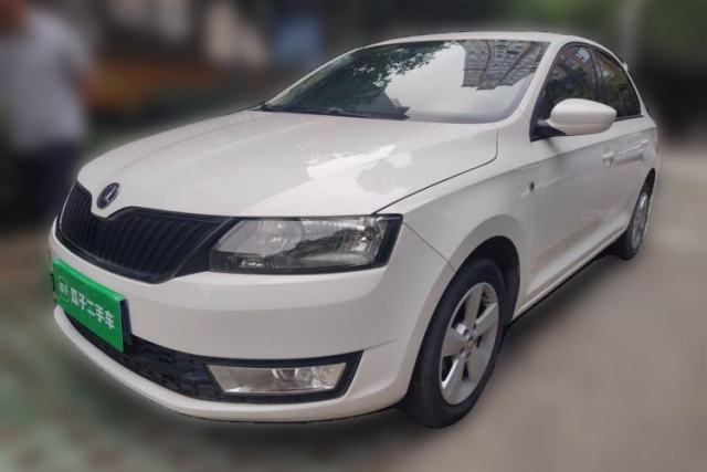 Used Skoda Rapid 2015 1.6L Manual Smart Selection Model