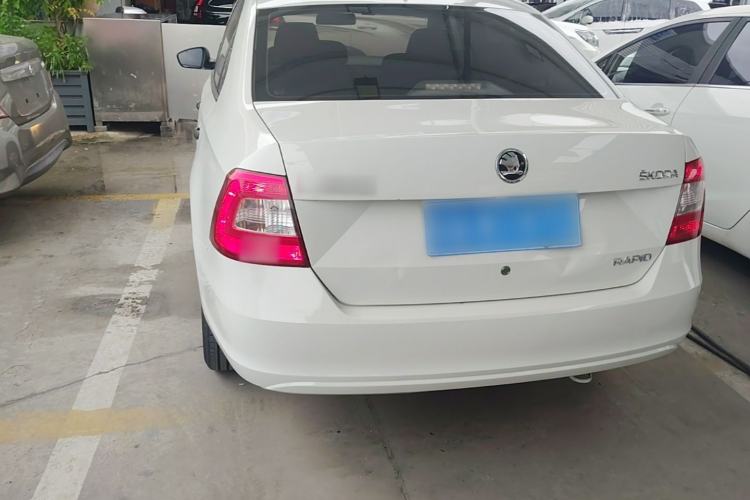 Used Skoda Rapid 2015 1.6L Manual Le Xuan Model Rear