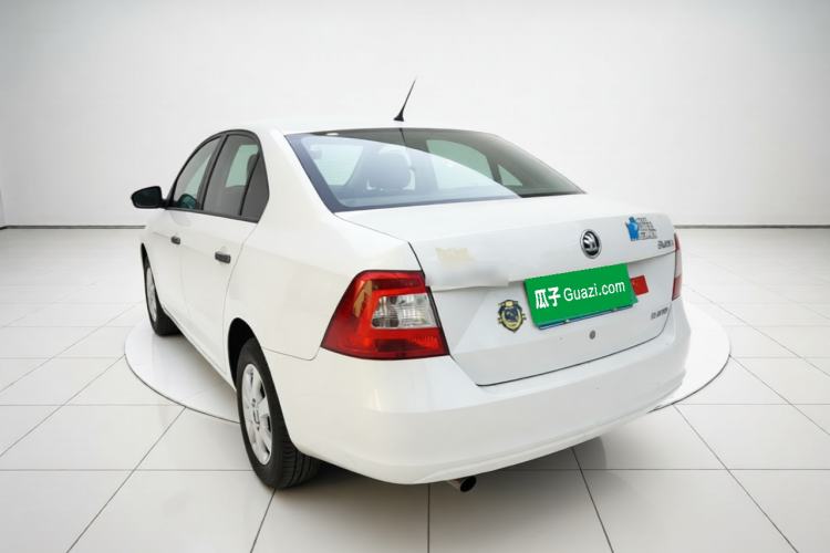 Used Skoda Rapid 2015 1.6L Manual Le Xuan Model Rear Left 45 Deg