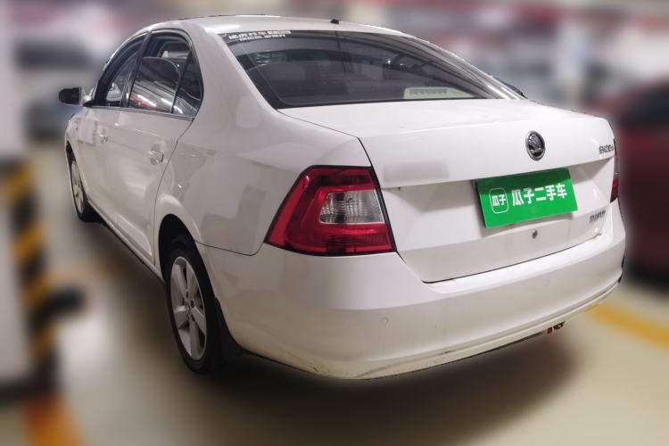 Used Skoda Rapid 2015 1.6L Automatic Smart Selection Model Rear Left 45 Deg