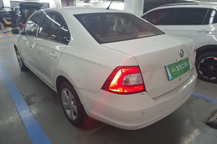 Used Skoda Rapid 2015 1.6L Automatic Smart Selection Model Rear Left 45 Deg
