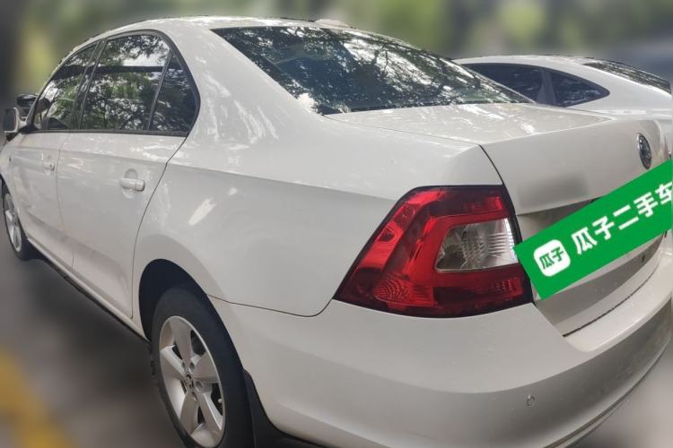 Used Skoda Rapid 2015 1.6L Automatic Smart Selection Model Rear Left 45 Deg