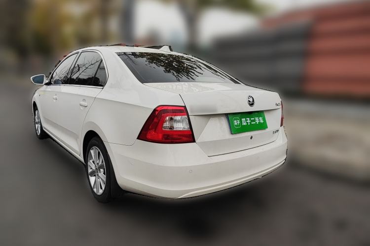 Used Skoda Rapid 2015 1.6L Automatic Smart Selection Model Rear Left 45 Deg