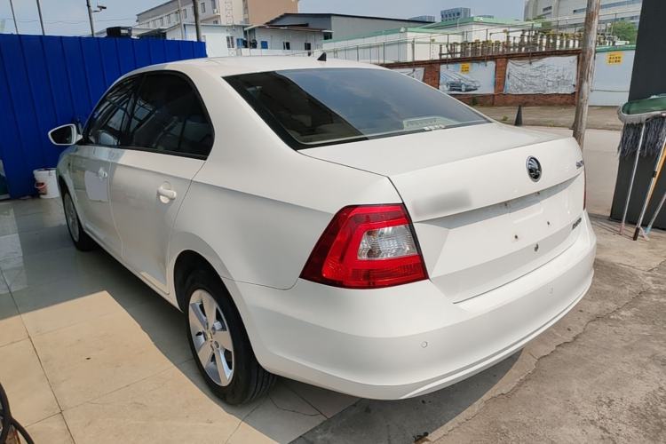 Used Skoda Rapid 2015 1.6L Automatic Smart Selection Model Rear Left 45 Deg
