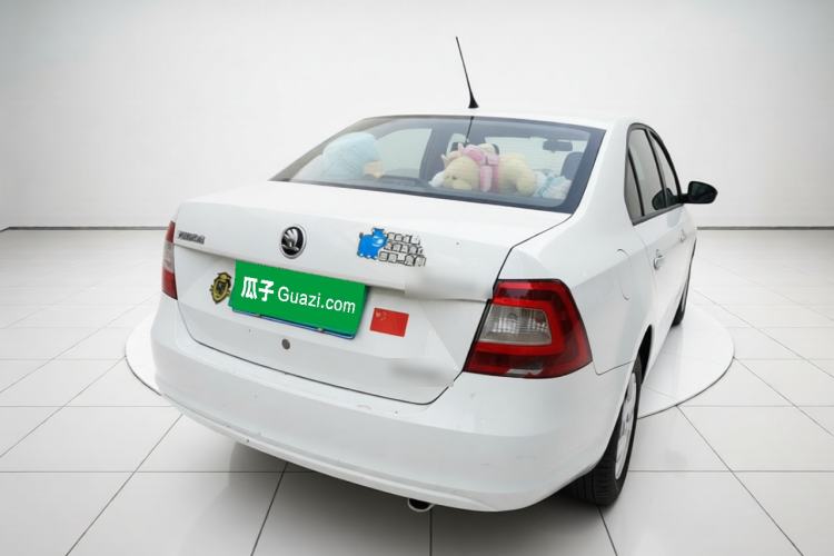 Used Skoda Rapid 2015 1.6L Manual Le Xuan Model Rear Right 45 Deg
