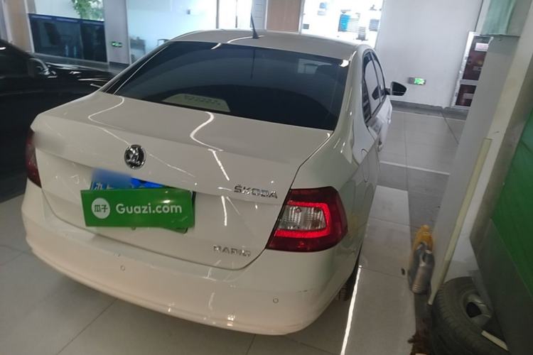 Used Skoda Rapid 2015 1.6L Manual Smart Selection Model Rear Right 45 Deg