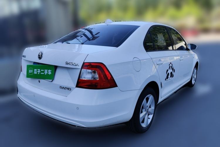 Used Skoda Rapid 2015 1.6L Automatic Smart Selection Model Rear Right 45 Deg
