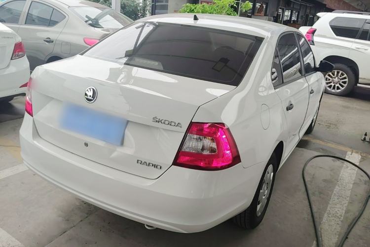 Used Skoda Rapid 2015 1.6L Manual Le Xuan Model Rear Right 45 Deg