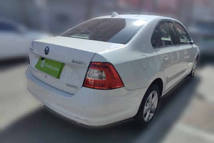 Used Skoda Rapid 2015 1.6L Automatic Smart Selection Model Rear Right 45 Deg