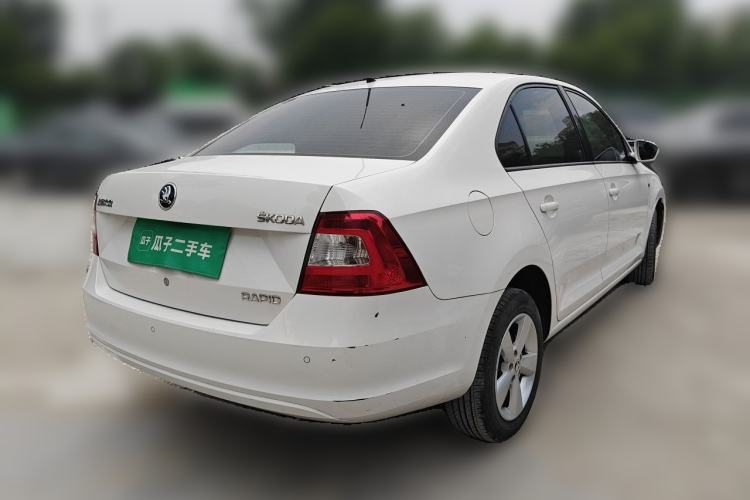 Used Skoda Rapid 2015 1.6L Automatic Smart Selection Model Rear Right 45 Deg