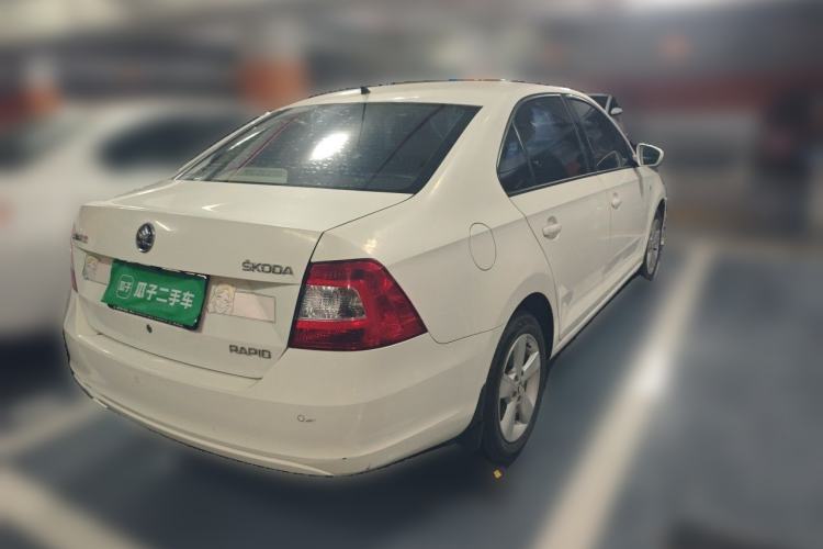 Used Skoda Rapid 2015 1.6L Automatic Smart Selection Model Rear Right 45 Deg
