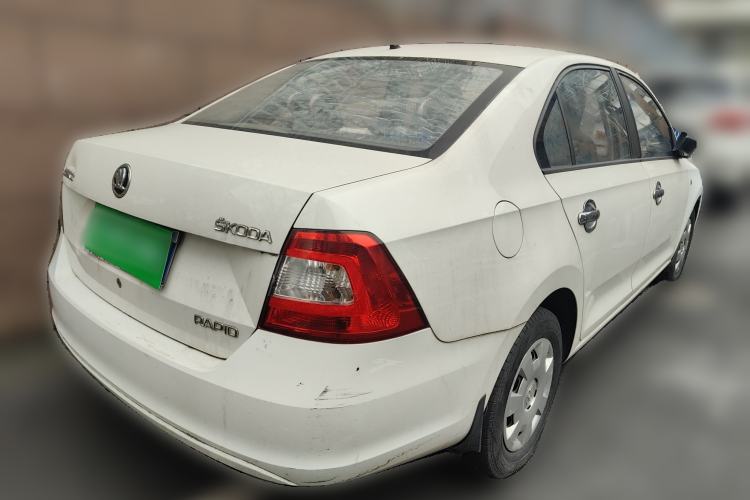 Used Skoda Rapid 2015 1.4L Manual Enjoyment Model Rear Right 45 Deg