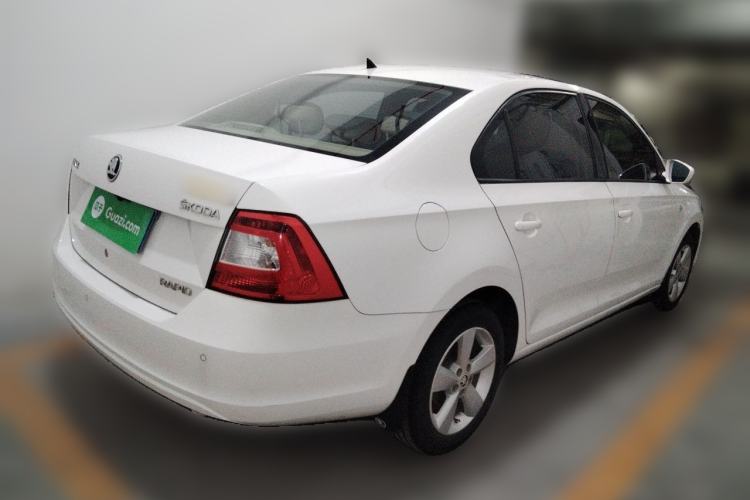 Used Skoda Rapid 2015 1.6L Manual Smart Selection Model Rear Right 45 Deg