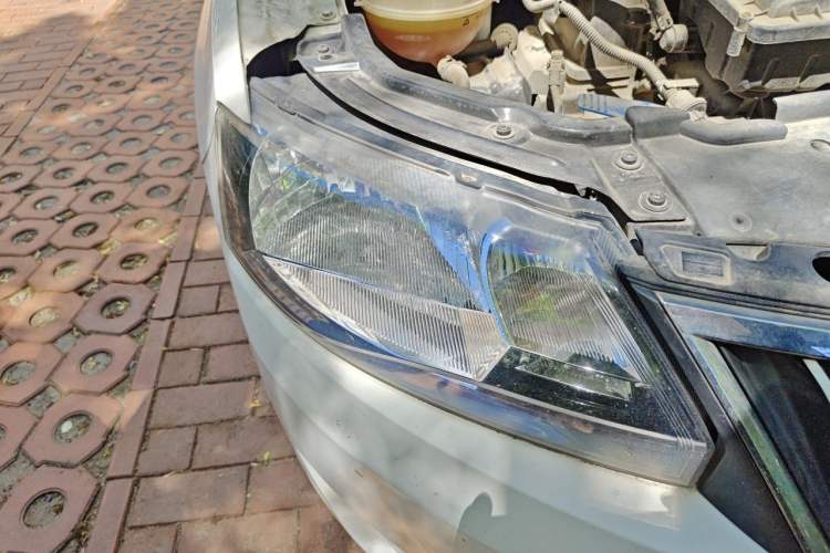 Used Skoda Rapid 2015 1.4L Manual Enjoyment Model Right Front Headlight