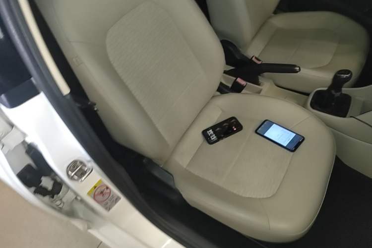 Used Skoda Rapid 2015 1.6L Manual Smart Selection Model Right Front Seat