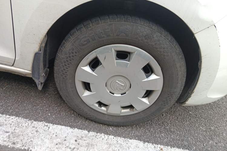 Used Skoda Rapid 2015 1.6L Manual Le Xuan Model Right Front Wheel Hub