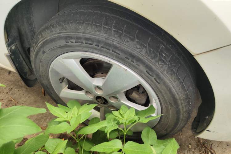 Used Skoda Rapid 2015 1.6L Manual Smart Selection Model Right Front Wheel Hub