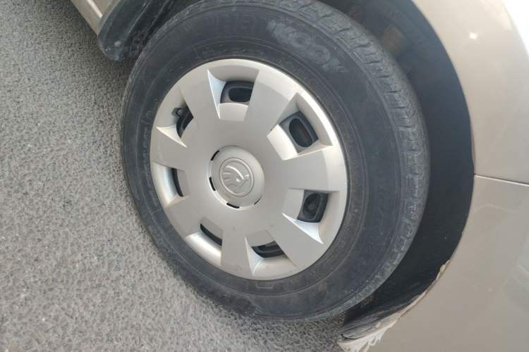 Used Skoda Rapid 2015 1.4L Manual Enjoyment Model Right Front Wheel Hub