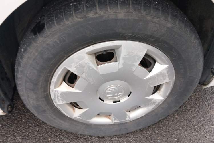 Used Skoda Rapid 2015 1.6L Manual Le Xuan Model Right Front Wheel Hub