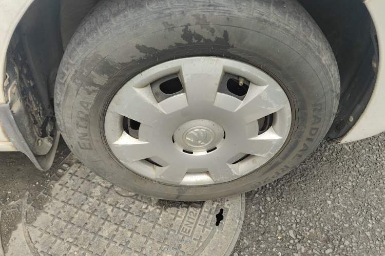 Used Skoda Rapid 2015 1.4L Manual Enjoyment Model Right Front Wheel Hub