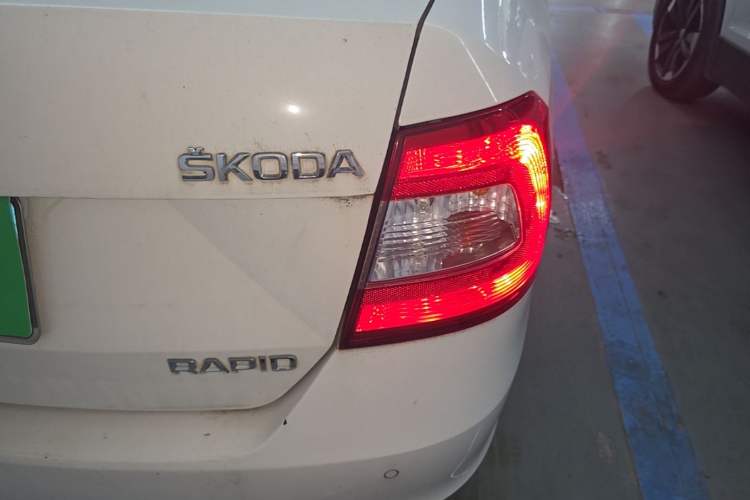 Used Skoda Rapid 2015 1.6L Automatic Smart Selection Model Right Rear Taillight