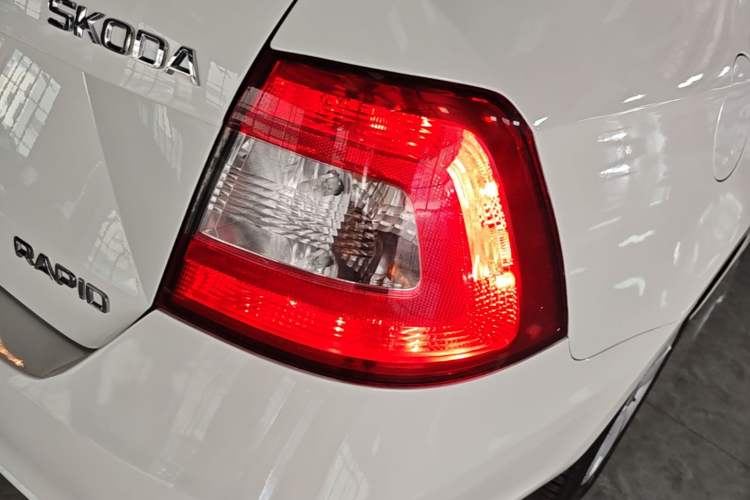 Used Skoda Rapid 2015 1.6L Automatic Smart Selection Model Right Rear Taillight