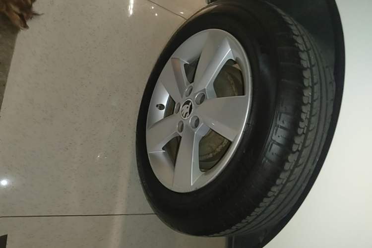 Used Skoda Rapid 2015 1.6L Manual Smart Selection Model Right Rear Wheel Hub