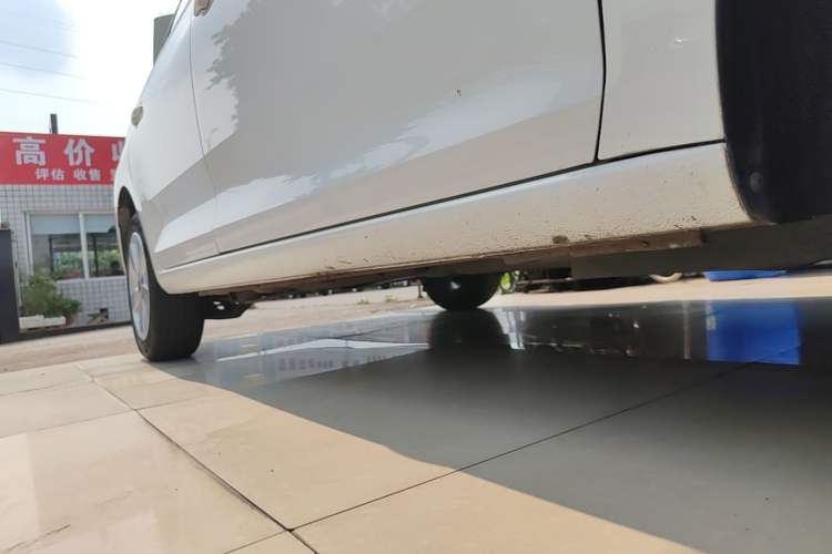 Used Skoda Rapid 2015 1.6L Automatic Smart Selection Model Right Side Sill