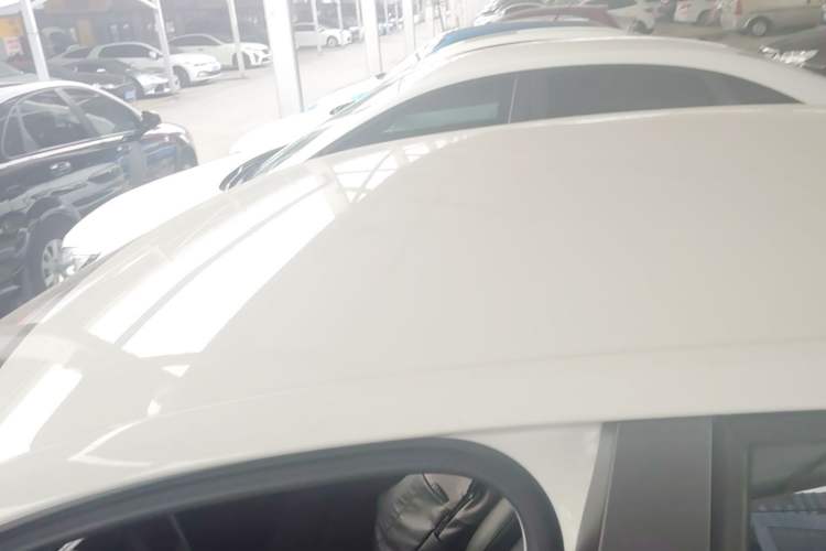 Used Skoda Rapid 2015 1.6L Manual Le Xuan Model Roof