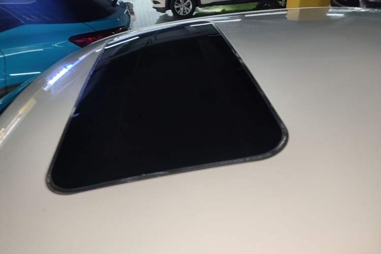 Used Skoda Rapid 2015 1.6L Manual Smart Selection Model Roof