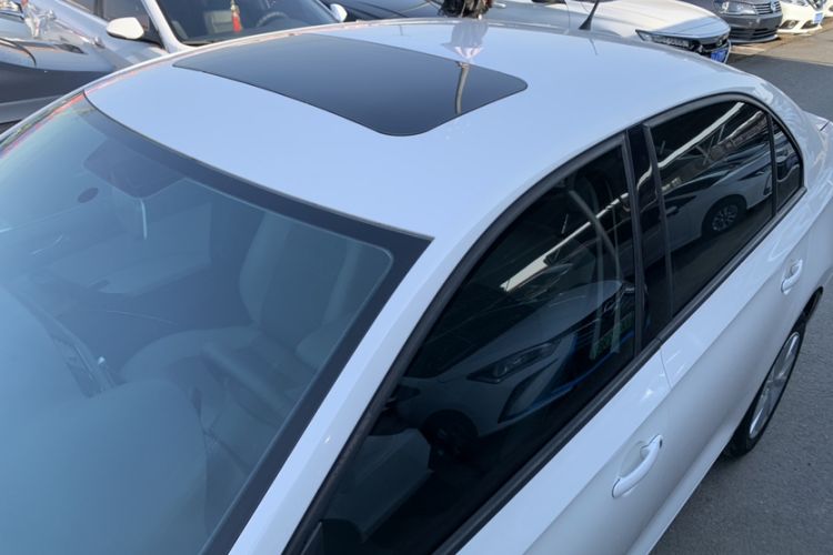 Used Skoda Rapid 2015 1.6L Automatic Smart Selection Model Roof