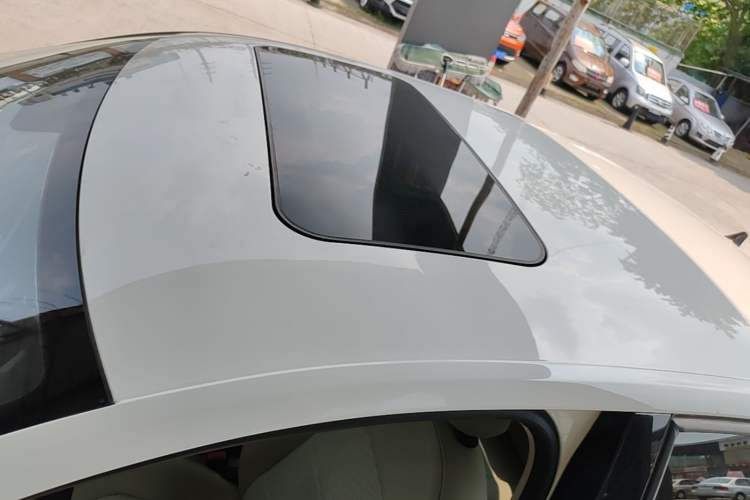 Used Skoda Rapid 2015 1.6L Automatic Smart Selection Model Roof
