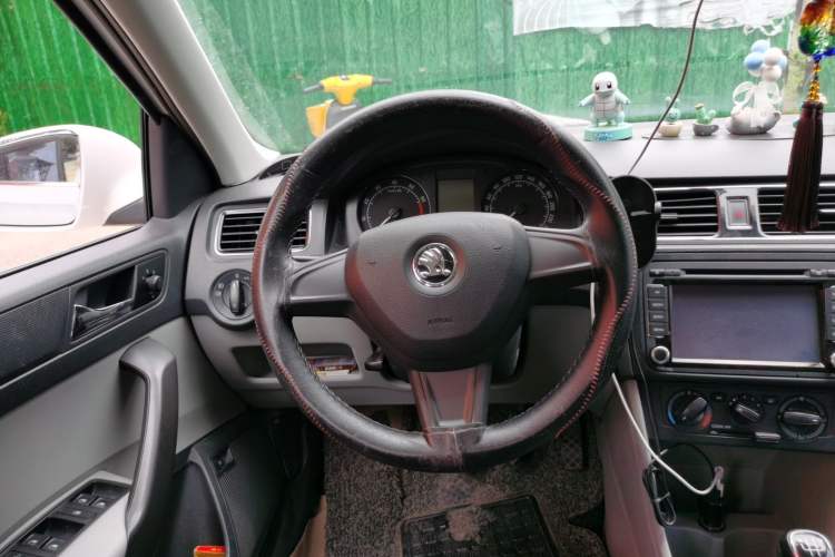 Used Skoda Rapid 2015 1.4L Manual Smart Selection Model Steering Wheel
