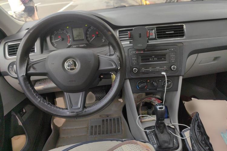 Used Skoda Rapid 2015 1.6L Automatic Smart Selection Model Steering Wheel
