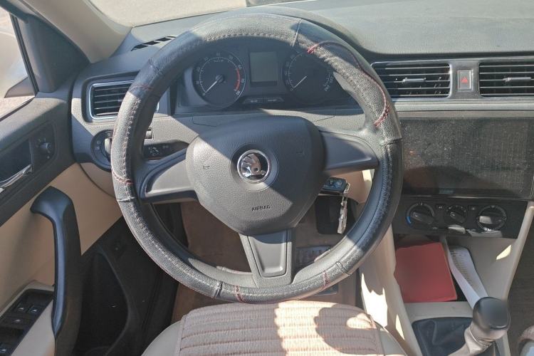 Used Skoda Rapid 2015 1.6L Manual Smart Selection Model Steering Wheel