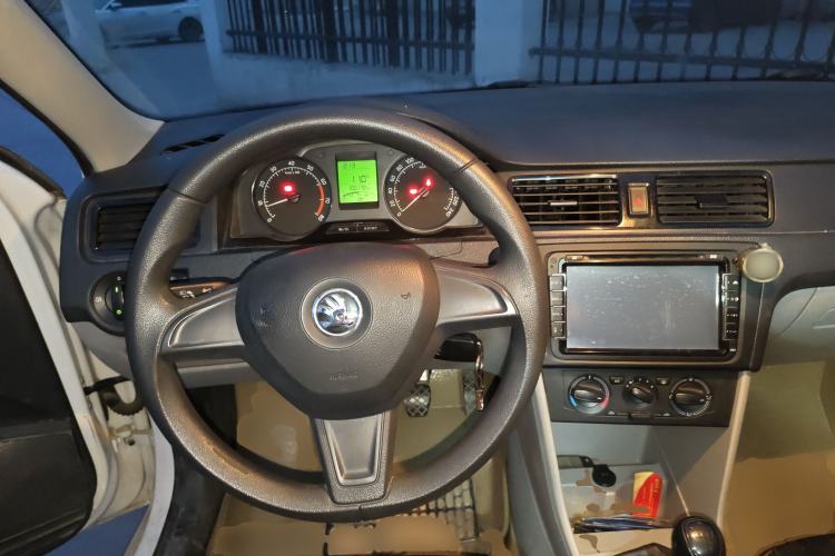 Used Skoda Rapid 2015 1.4L Manual Enjoyment Model Steering Wheel